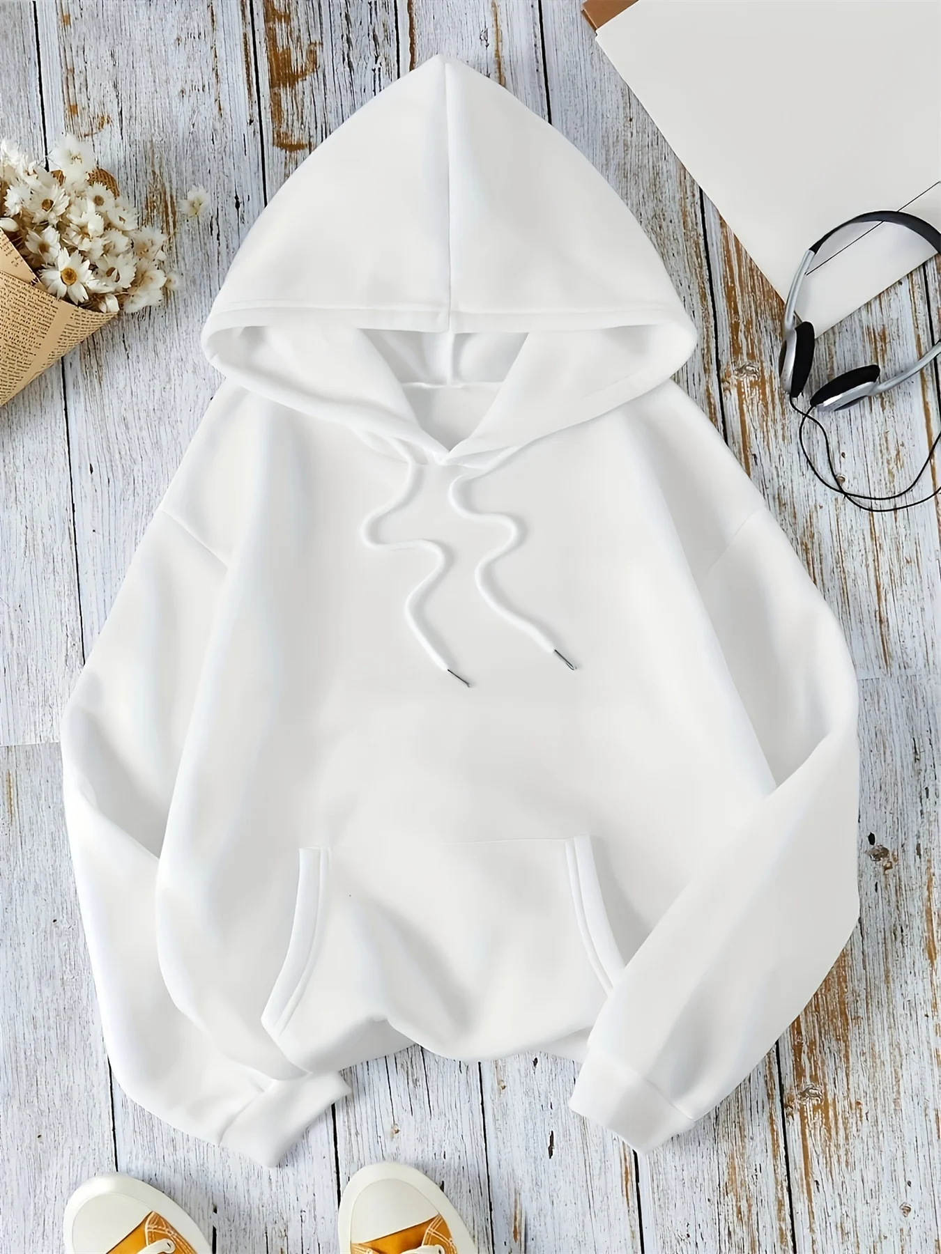 Women's autumn and winter fashionable casual loose geometric skull pattern with plush warm long sleeved hooded sweatshirt