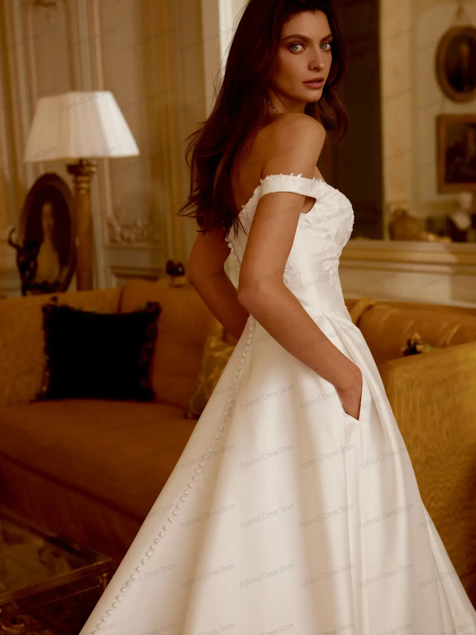 فساتين زفاف ساحرة على شكل حرف A من الساتان زي العرائس دانتيل زينة قبالة الكتف براقة فيستدوس دي نوفيا مخصصة 2026 #3