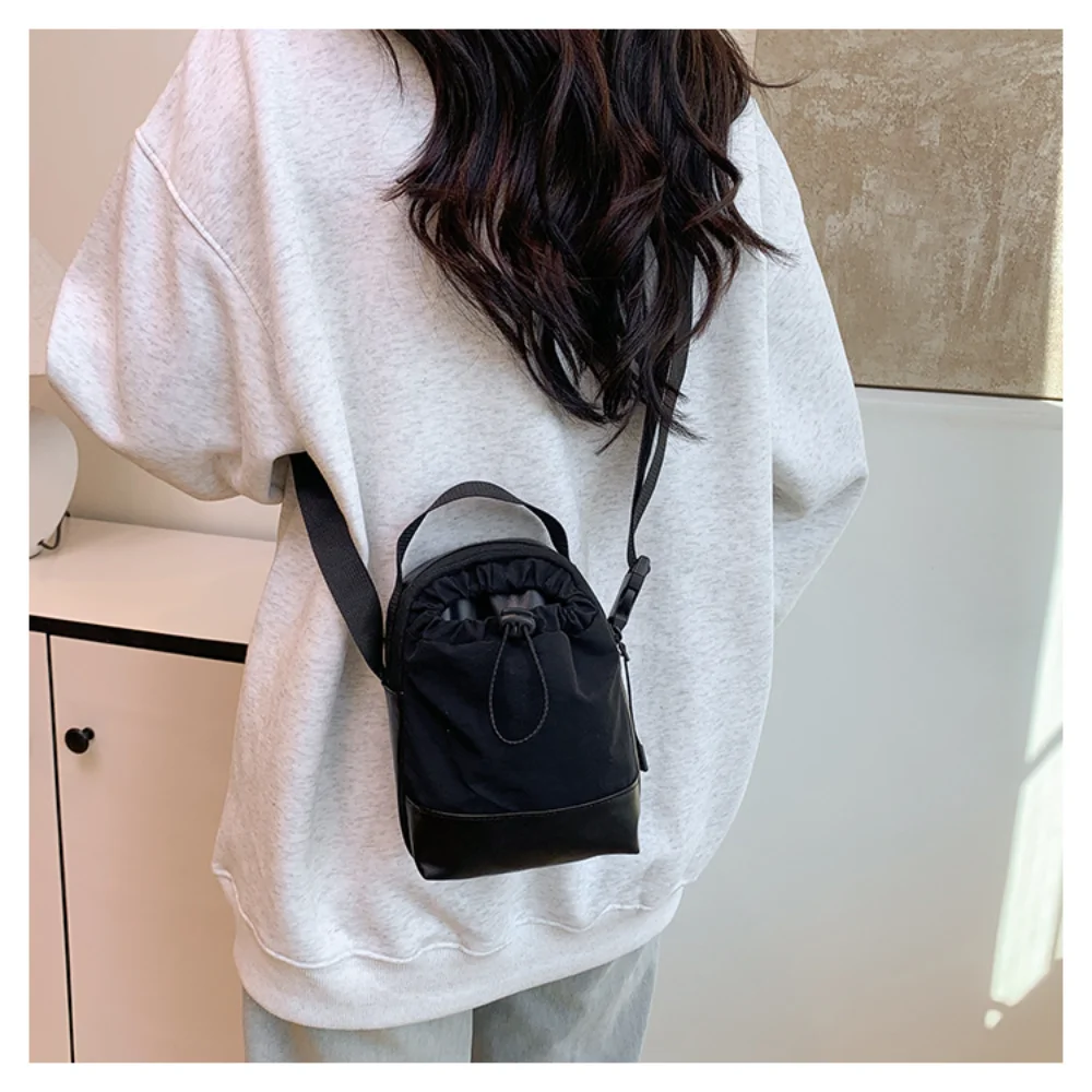 

Small Drawstring Crossbody Bag Men Women Fashion Casual Lightweight Waterproof Shoulder Bag Outdoor Travel Mobile Phone Pouch