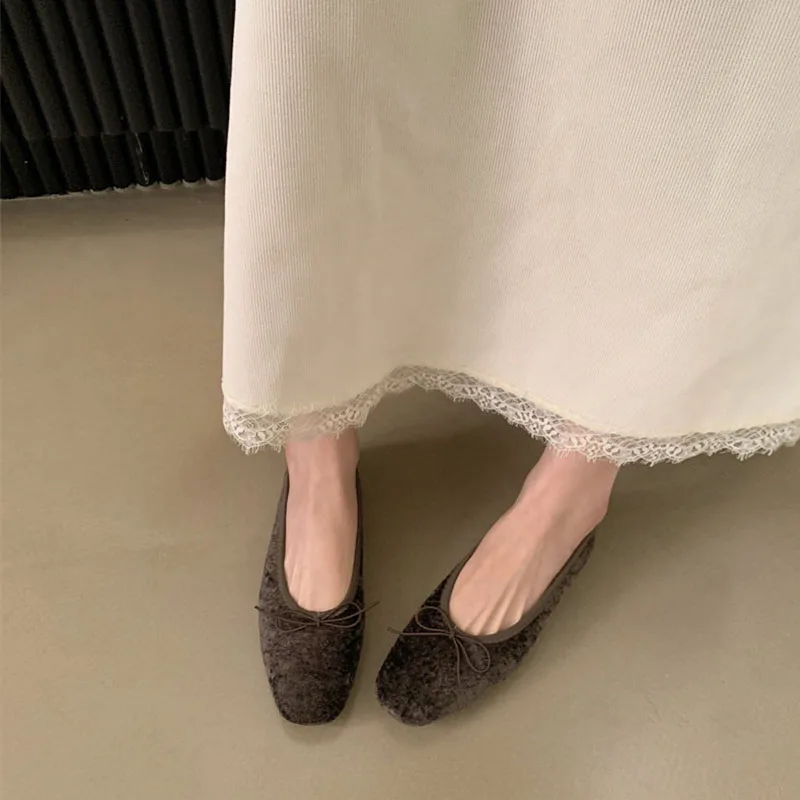 Weiche flache Schuhe für Damen, Neuheiten für Herbst und Winter, lässige Damen-Flachschuhe mit Schmetterlingsknoten, flache modische Flockschuhe für Damen – Detail 3