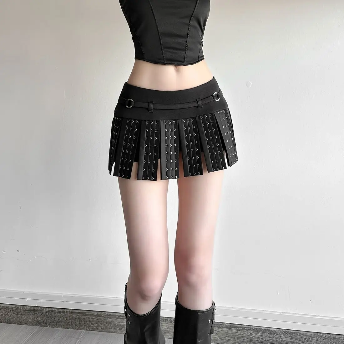 2026 Neuer High Street Dark Punk Schnallenfransen Regenschirmrock Damen