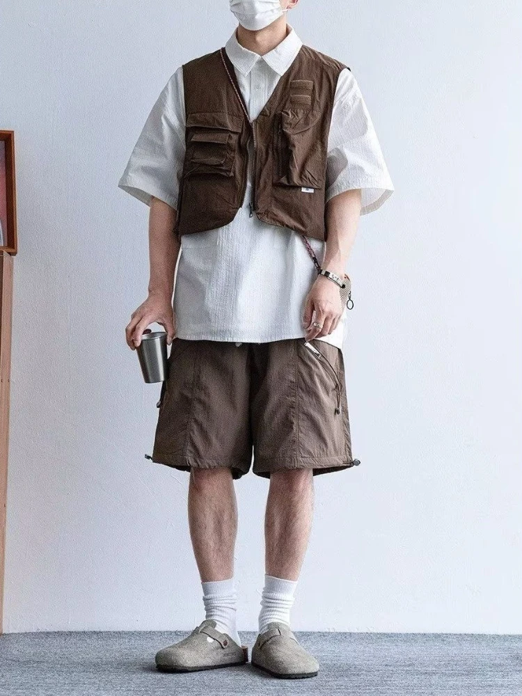 

Unisex Summer Vest with Retro V Neck Design Moisture Wicking Multi Pocket Jacket for Streetwear Outdoors​