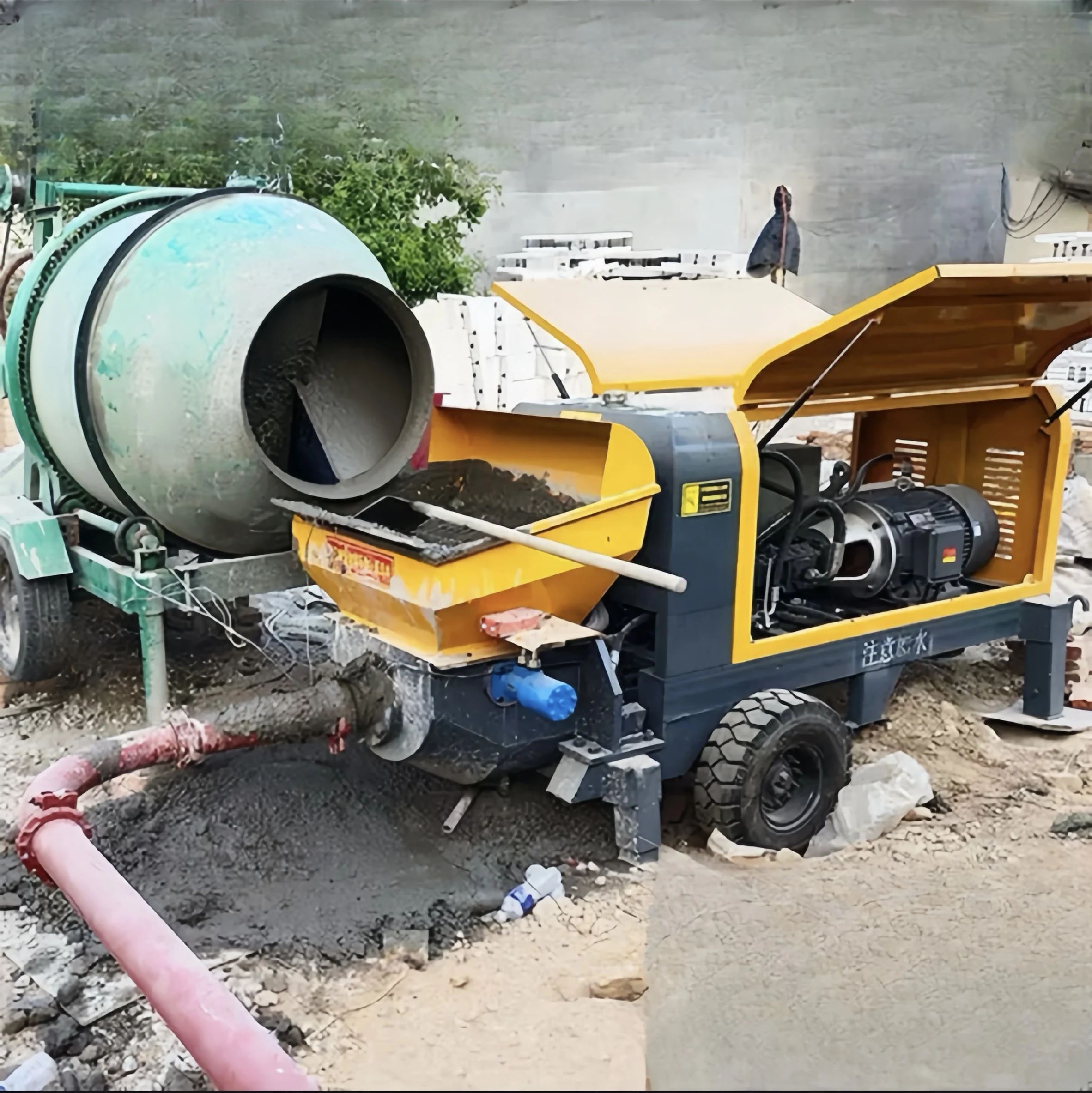 Diesel-Betonpumpe, Betonpumpe, blockierendes Design, 4 cm, Aggregate-Größe, breiter Entladungsanschluss zum Mischen von felsigen Beton