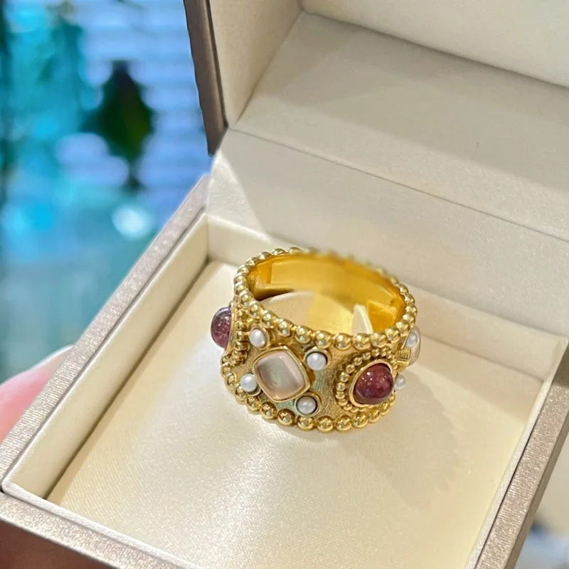 Vintage high-end pearl two tone gemstone rings for women light luxury exquisite wide palace style ring banquet jewelry gift