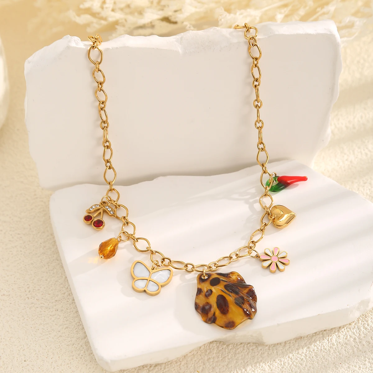 GIOIO الفولاذ المقاوم للصدأ الرجعية المينا قلادة قلادة للنساء Y2K عقد بطرا عتيق المرأة الفاخرة قلادة مجوهرات الأزياء