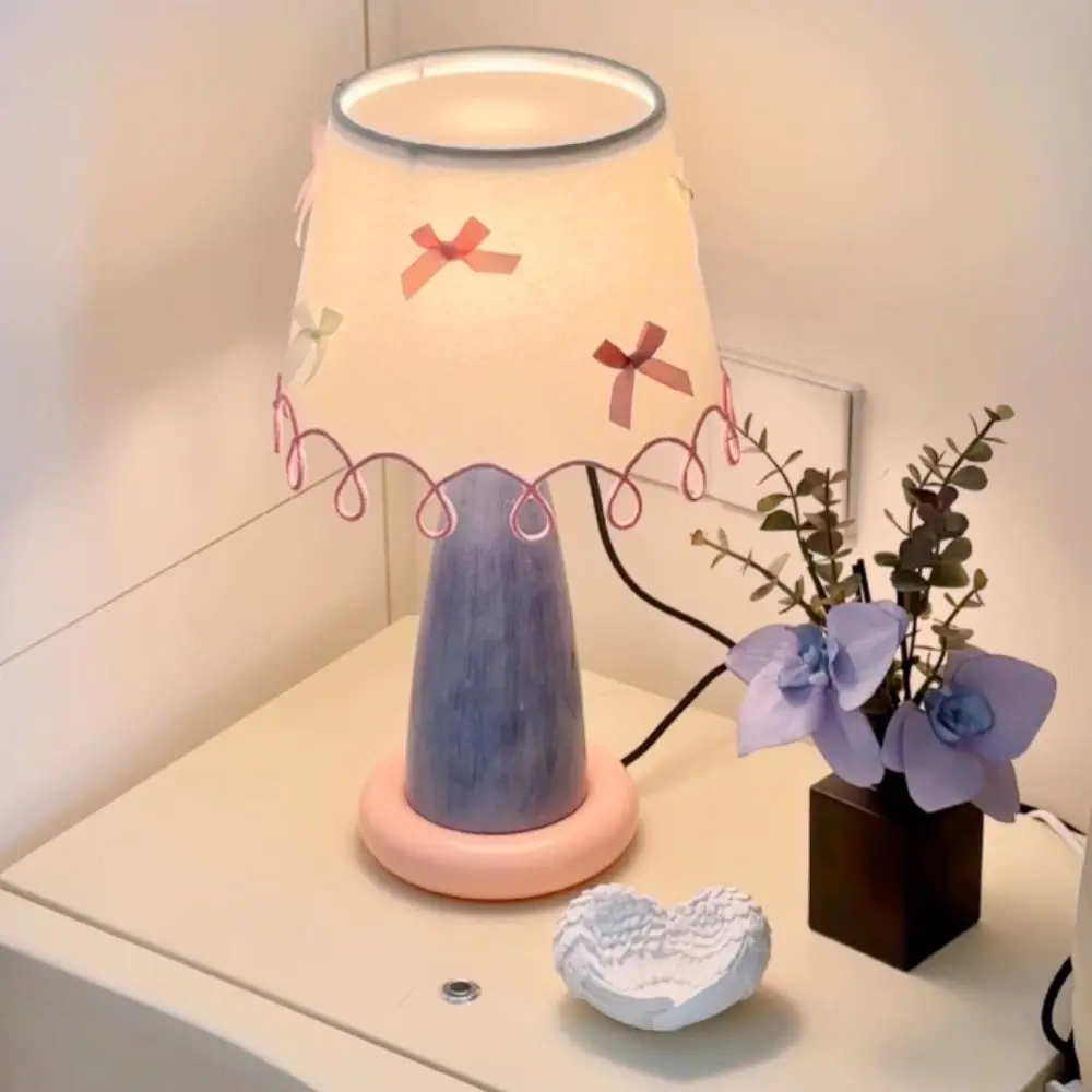 

Dual-Tone Design LOOP Desk Lamp Girlish Design Minimalist Nordic Bedside Lamp Tricolor 220v Modern Ambient Lighting