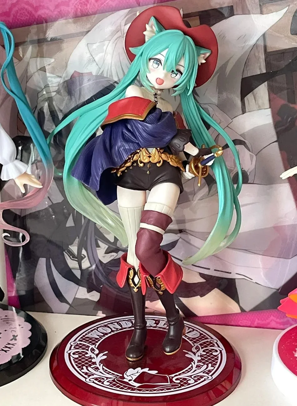 Hatsune Miku Desktop Niedliche Actionfigur Tale Wonderland Miku Der gestiefelte Kater Anime Figur Kawaii Mädchen Modell Spielzeug Entzückendes Dekor – Detail 1