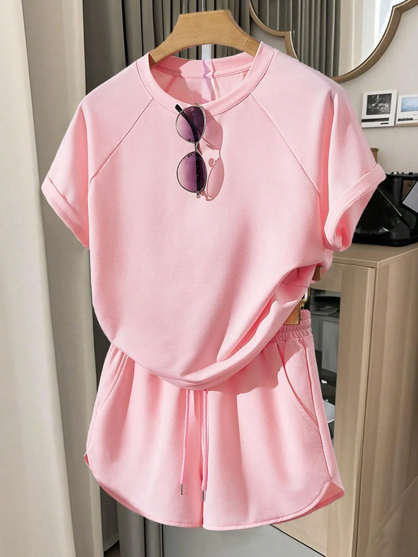 

Women Casual Raglan Sleeve Short Set With Drawstring Waist