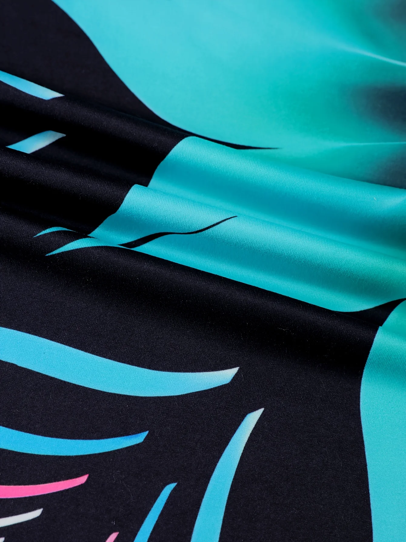 Set di abiti casual con stampa floreale in due pezzi tinta unita per l'autunno e l'inverno in Europa e America