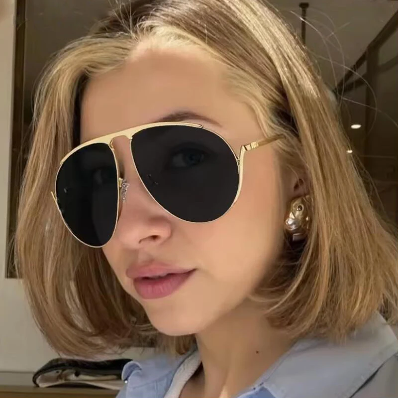 

2025 New Fashion Oversized Pilot Sunglasses Women Brand Vintage Punk Party Eyewear Female Summer Outdoor Sun Glasses Oculos