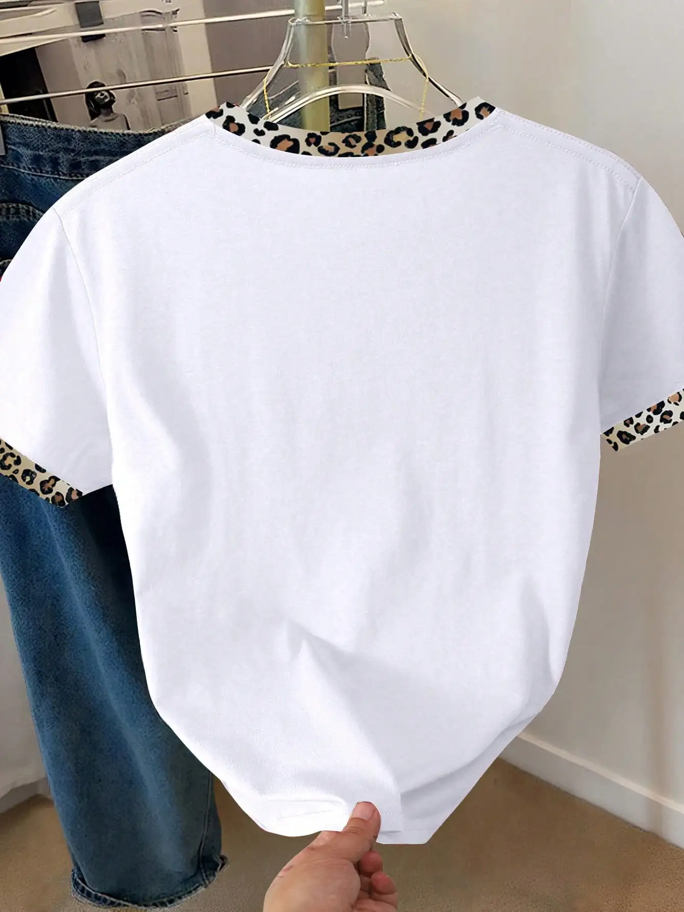 Women Leopard Bow Graphic T-Shirt, It Is Well With My Soul Slogan Print Crew Neck Short Sleeve Contrast Leopard Trim Casual Tee