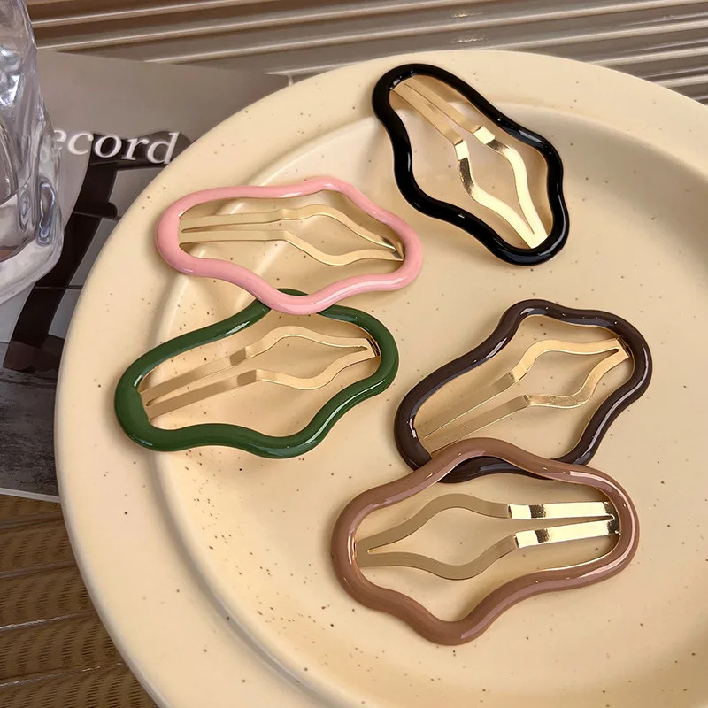 2023 Fashion New Clouds Shaped Hollow Hair Clips Bangs Clip for Woman Girls Sweet HairPins Solid Geometry Barrettes Headdress