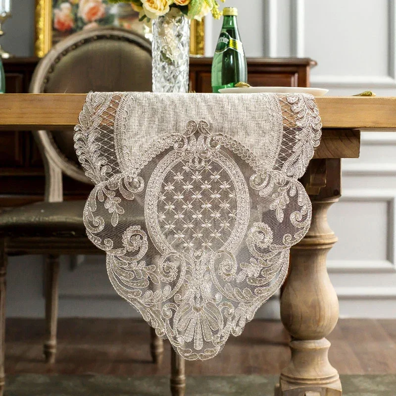 Suede Lace Table Runners Tablecloth Hollow Style Bed Plush Runner Beige TV Cabinet Cover Towel Wedding Centerpieces for Tables