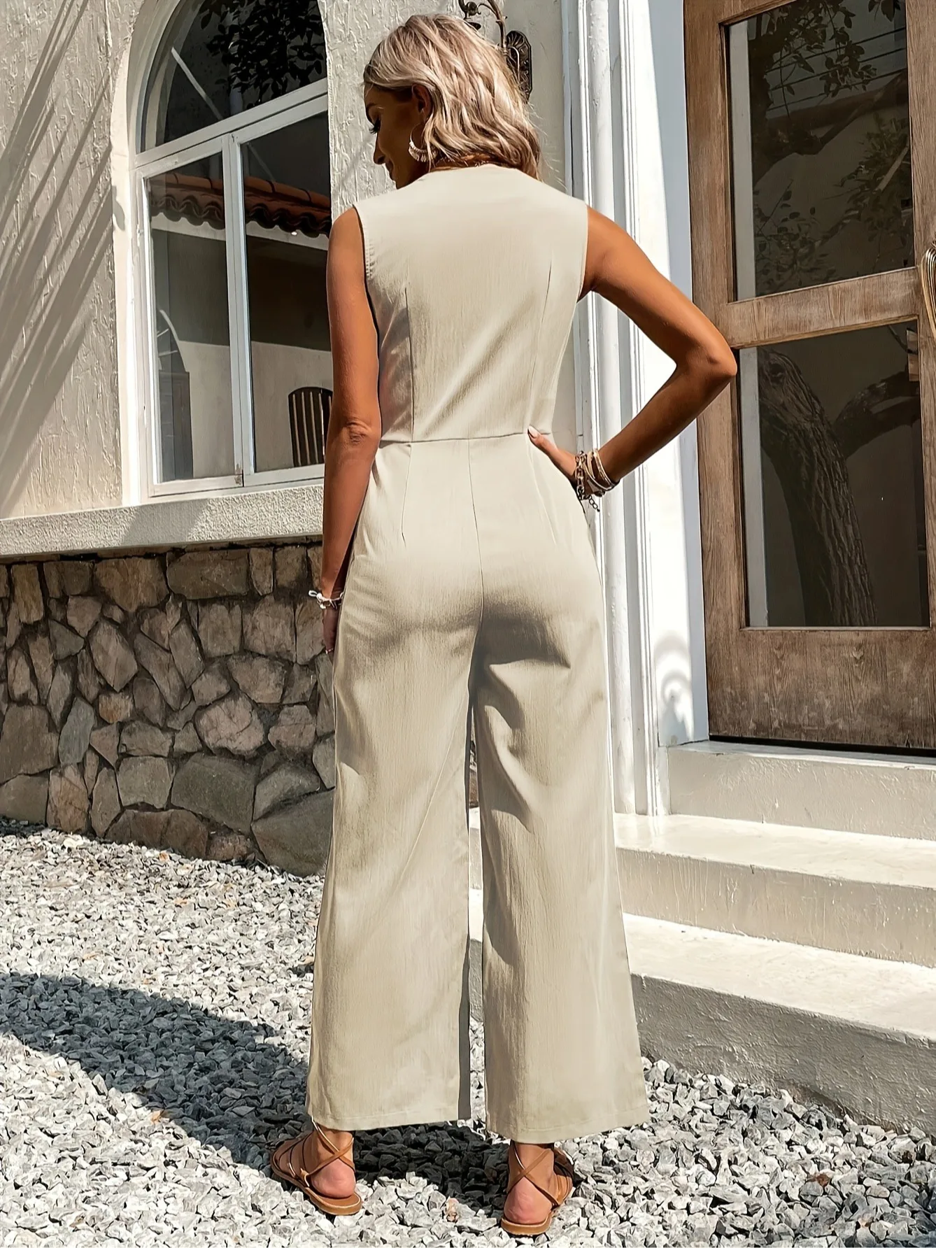 

Summer 2024 Fashionable Elegant Solid Color Suits Button-Down Jumpsuits Commuter Style Sleeveless V-Neck Solid Color Jumpsuits