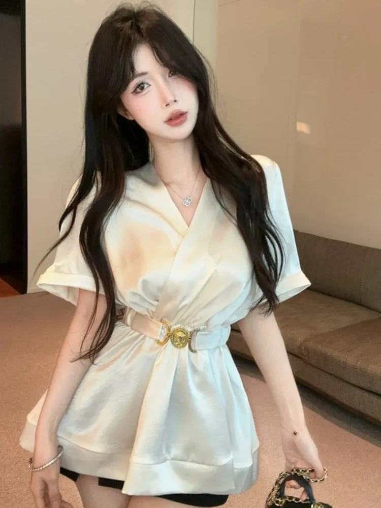 

Elegant Silk Short Sleeve Shirt V-Neck Women's Slim Fit Top with Belt Spring Summer Fashion Stylish Thinming Inner Wear