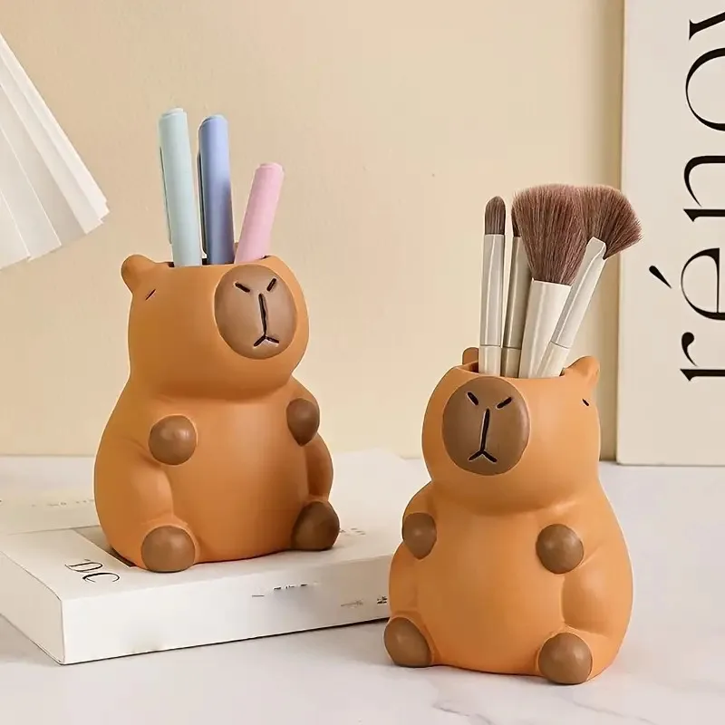 

Capybara pen holder and makeup brush storage rack - Fun design rubber desktop decoration, makeup brush and stationery storage
