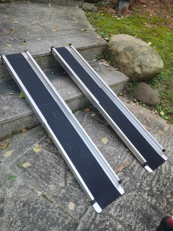 

【 Portable and Adjustable 】 Aluminum Alloy Telescopic Wheelchair Ramp 2ft-7ft Double Section Household Car Mounted
