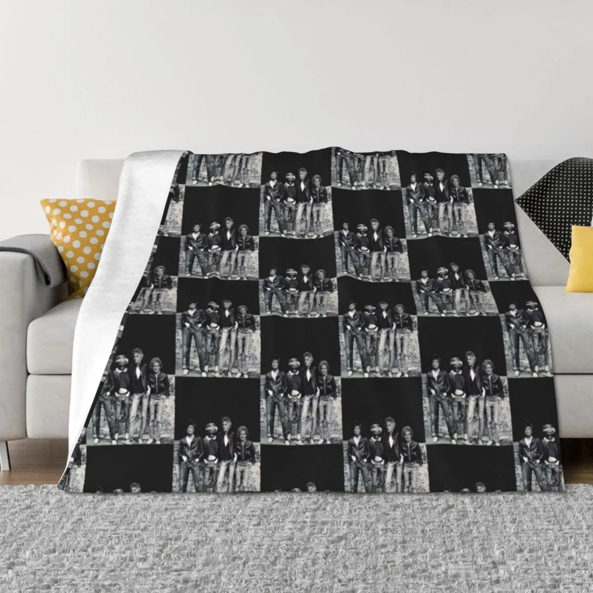 

Golden Warhol Girls Throw Blanket blankets ands Softest Soft Plaid Single Blankets