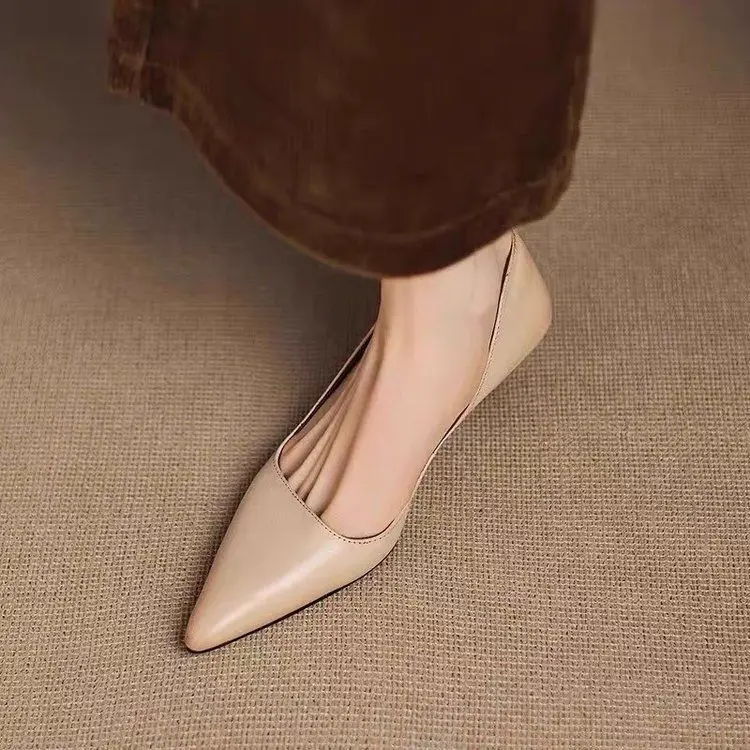 Elegante Damen Pumps mit Kitten Heel Niedriger Absatz Spitze Zehe Weiches Leder Slip On Büro Abendschuhe Bequeme Flache Damenschuhe Party Business Festliche Pumps Halbschuhe – Detail 1