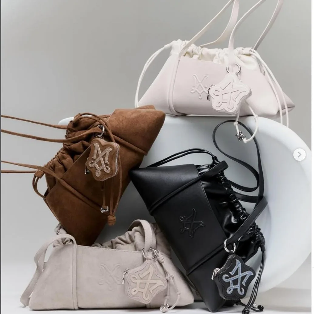 Fashionable Versatile Large Capacity Women's Shoulder Crossbody Bag High-End Sensation  Design Handbag Stylish Trendy