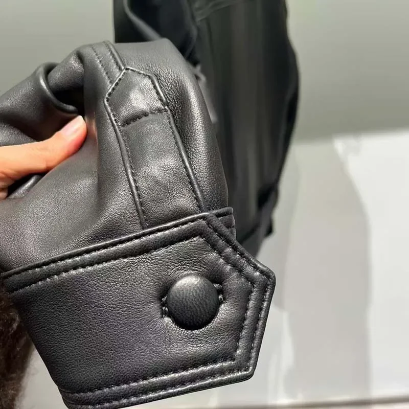 سترة جلدية أصلية عالية الجودة بياقة مقلوبة ملابس نسائية معطف ربيعي بجيب كبير قصير الطول من جلد الغنم الطبيعي الحقيقي