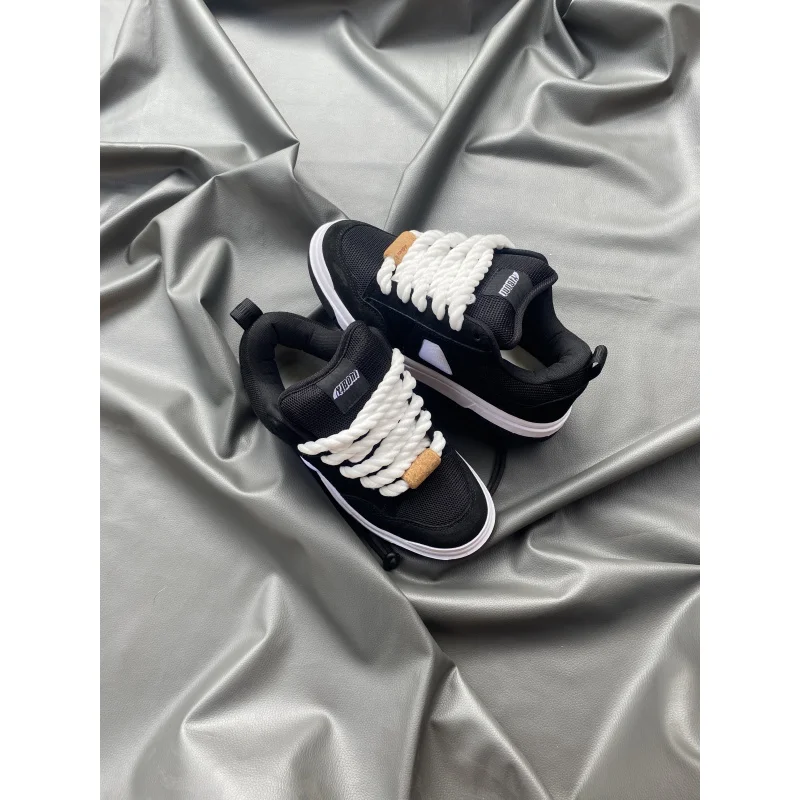 

Черно-белые кеды больших размеров, с толстыми шнурками, с обтянутой язычком стелькой, повседневные кеды на шнуровке, мужские, размер 50.