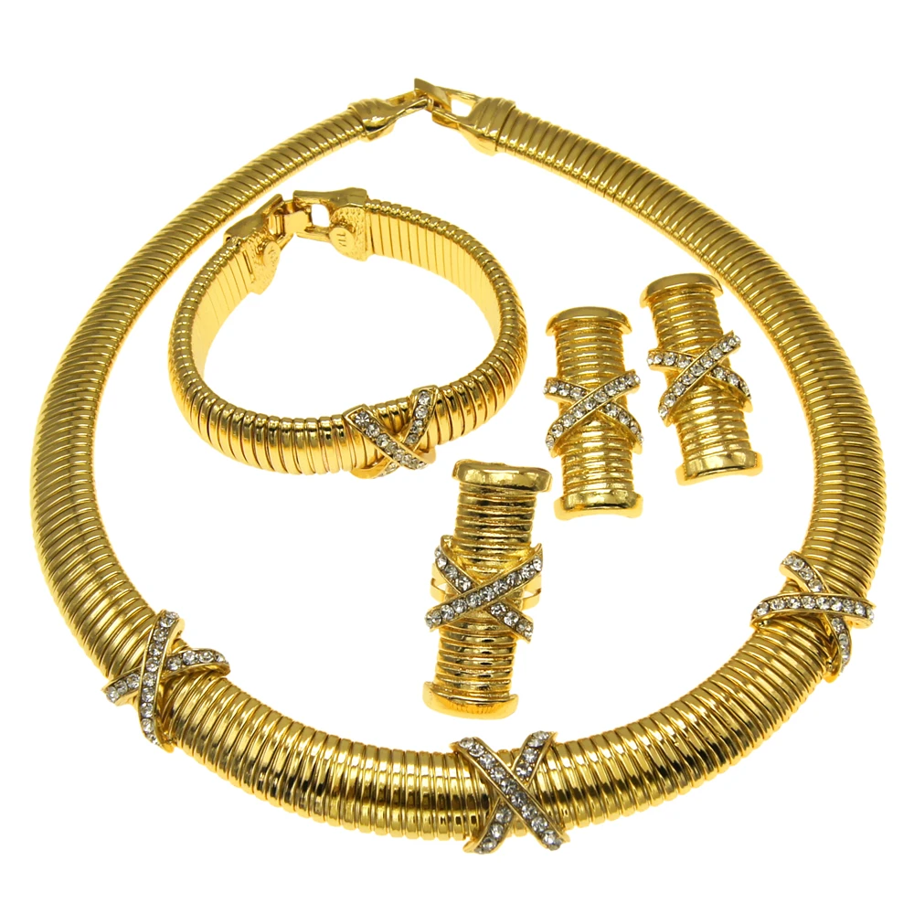 

Fashionable gold-plated and diamond-encrusted Brazilian jewelry set, luxurious three-color rose gold lady's wedding anniversary