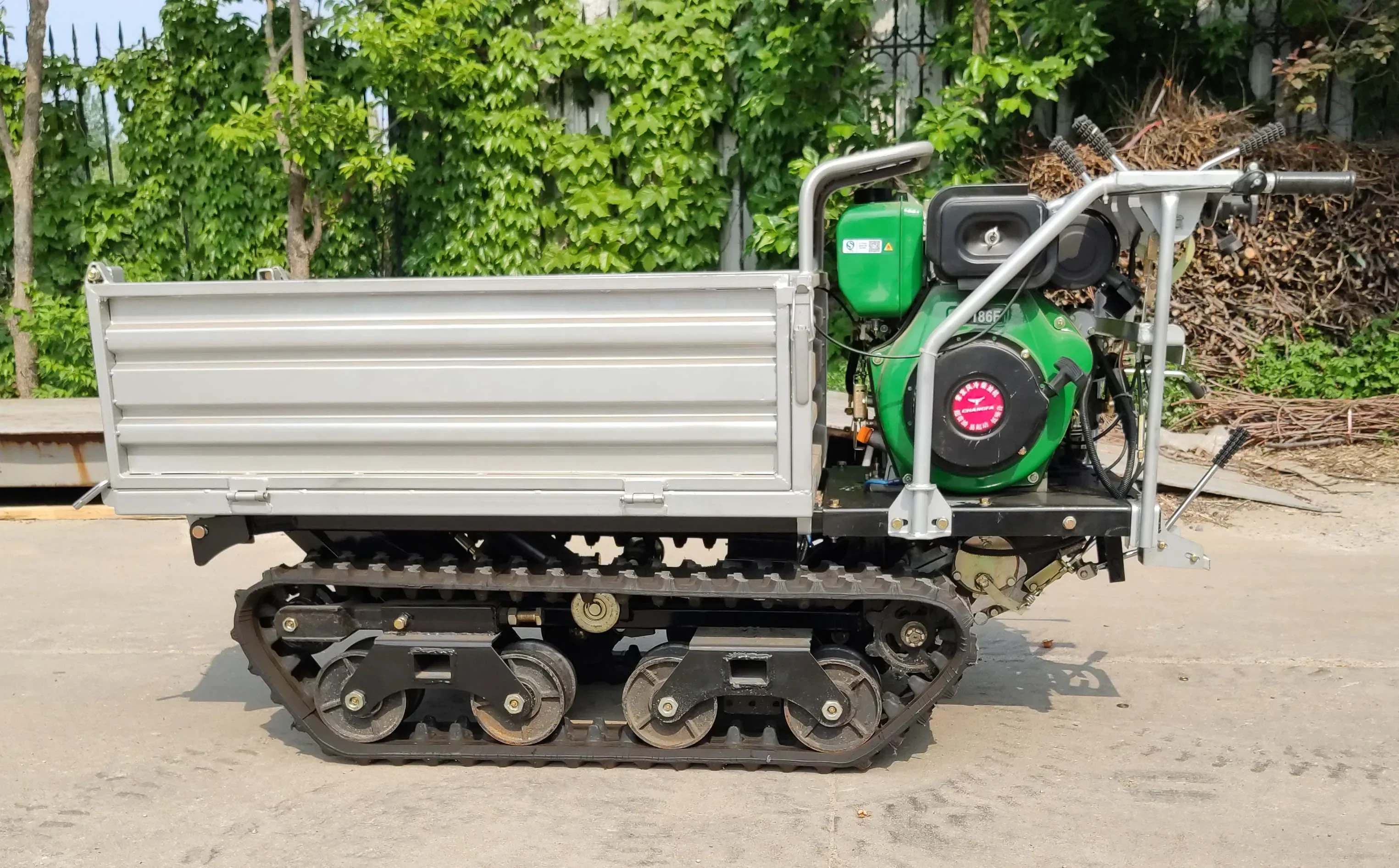 Kendaraan pertanian mesin Diesel Crawler Transport