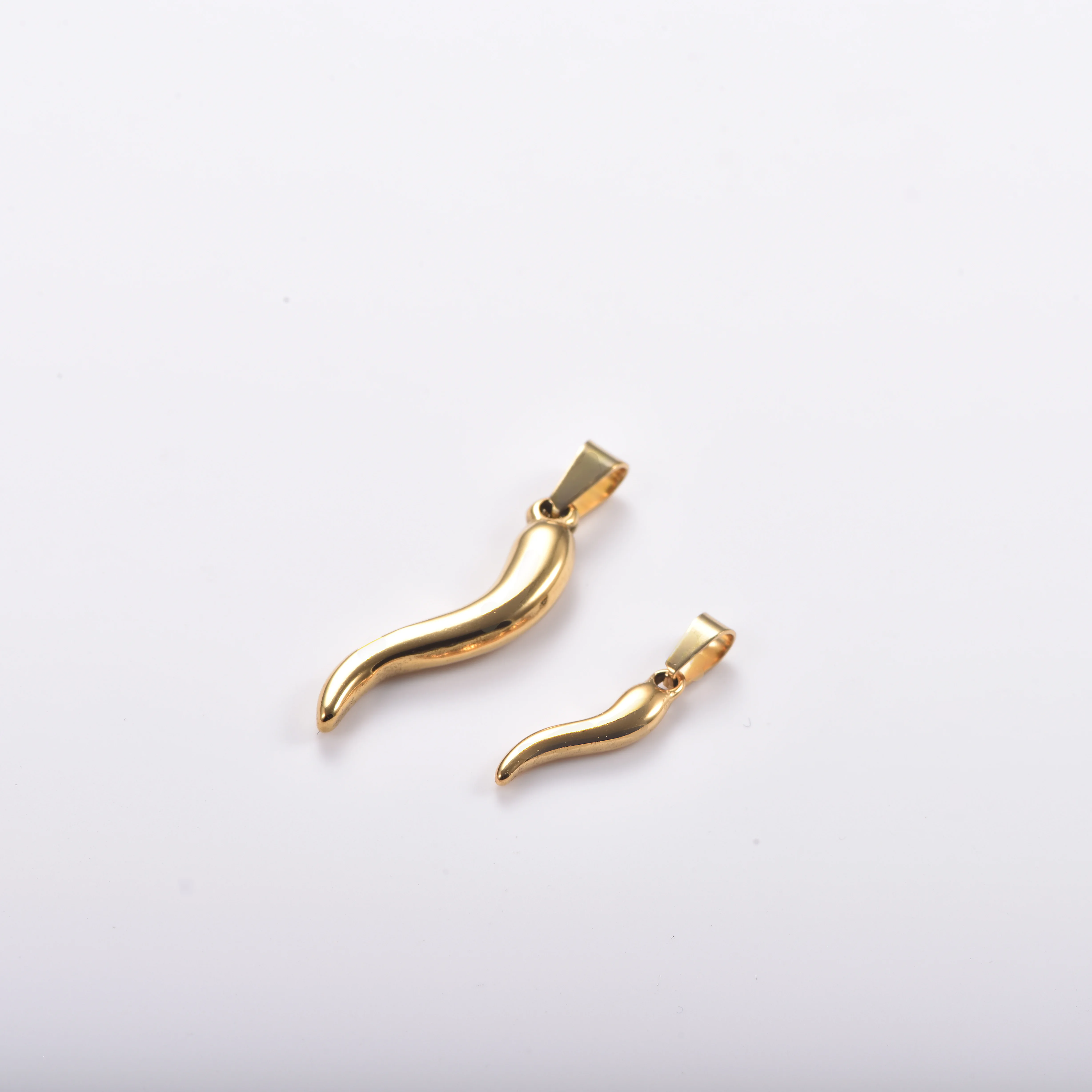 Trendiger Edelstahl-Chili-Horn-Anhänger, einzigartiger gebogener Horn-Charm für DIY-Halsketten, Armbänder, personalisiertes Schmuckgeschenk – Detail 1