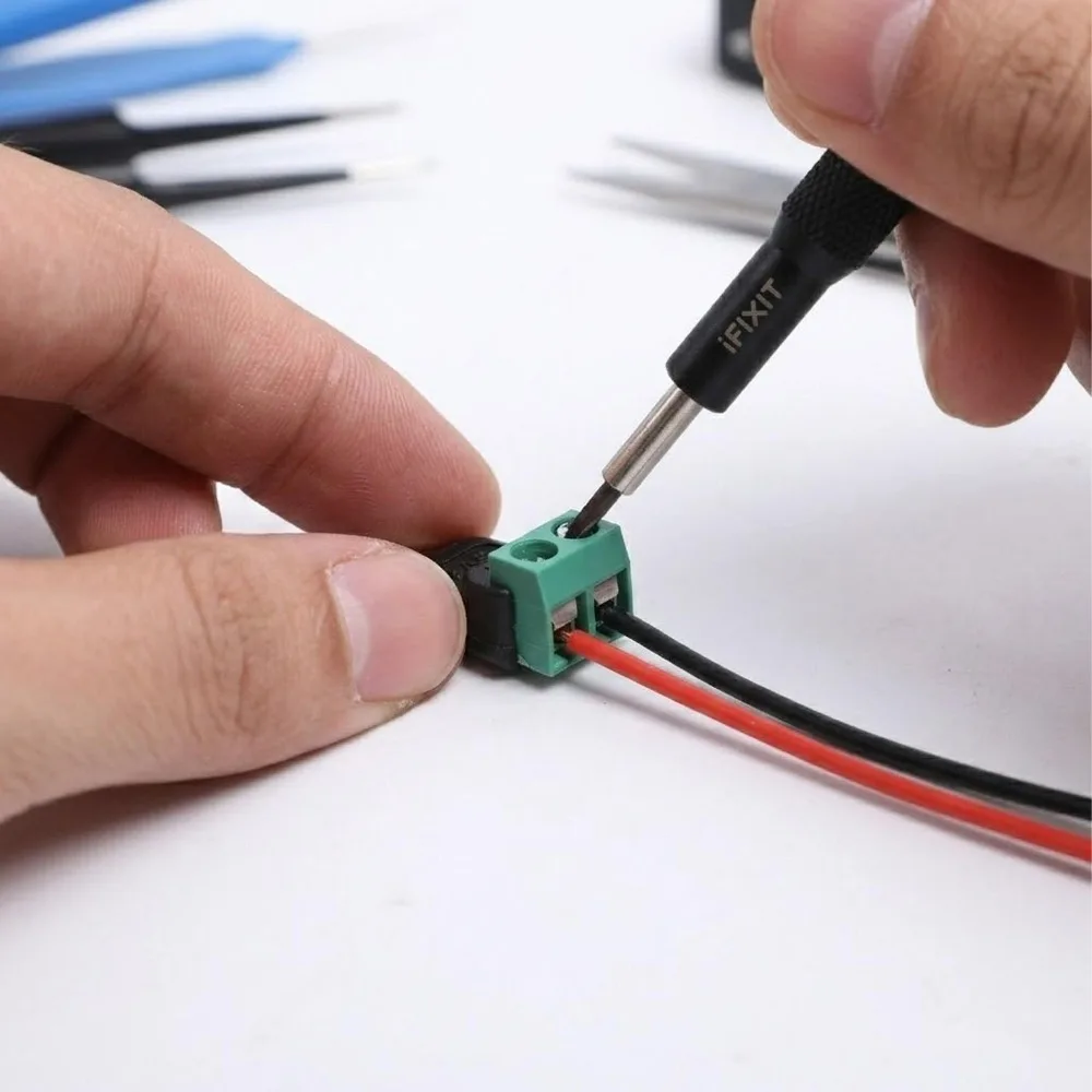 1-5Pcs 5V Crimp Terminal Block Green Solderless Plug USB C To 2Pin Terminal Adapter Screw Data Transfer Charging Connector 5V