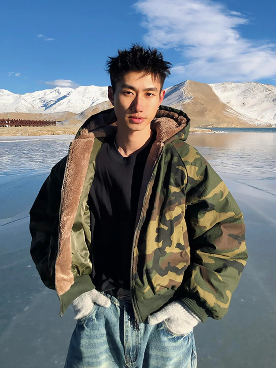 

Men's Winter Thickened Warmth Synthetic Fur Camouflage Bomber Jacket Short Hooded Cotton Coat Casual Youth Popular Style