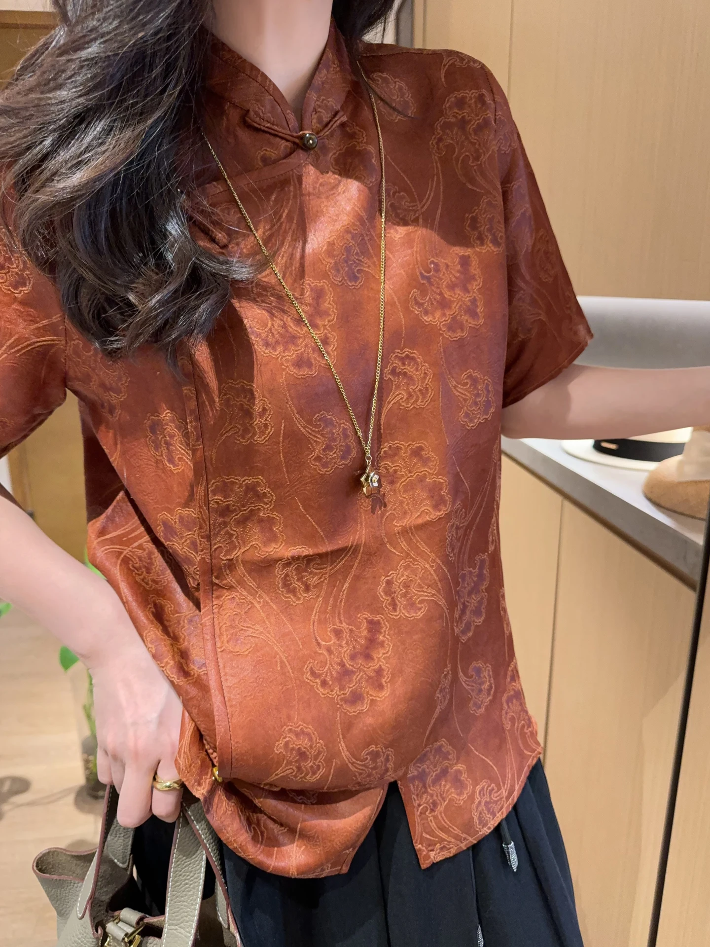 

Elegant Oriental Silk Shirt Short Sleeve Cloud Silk Side Button Stand Collar Women's Summer Top Fashionable Chinese Style