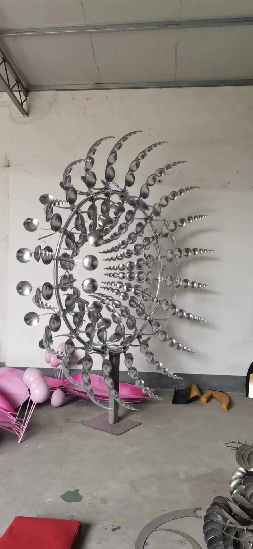 2022 New Design Outdoor Decoration Stainless Steel 2 Meter Diameter Dynamic Wind Rotator Sculpture Diode Dynamic Sculpture