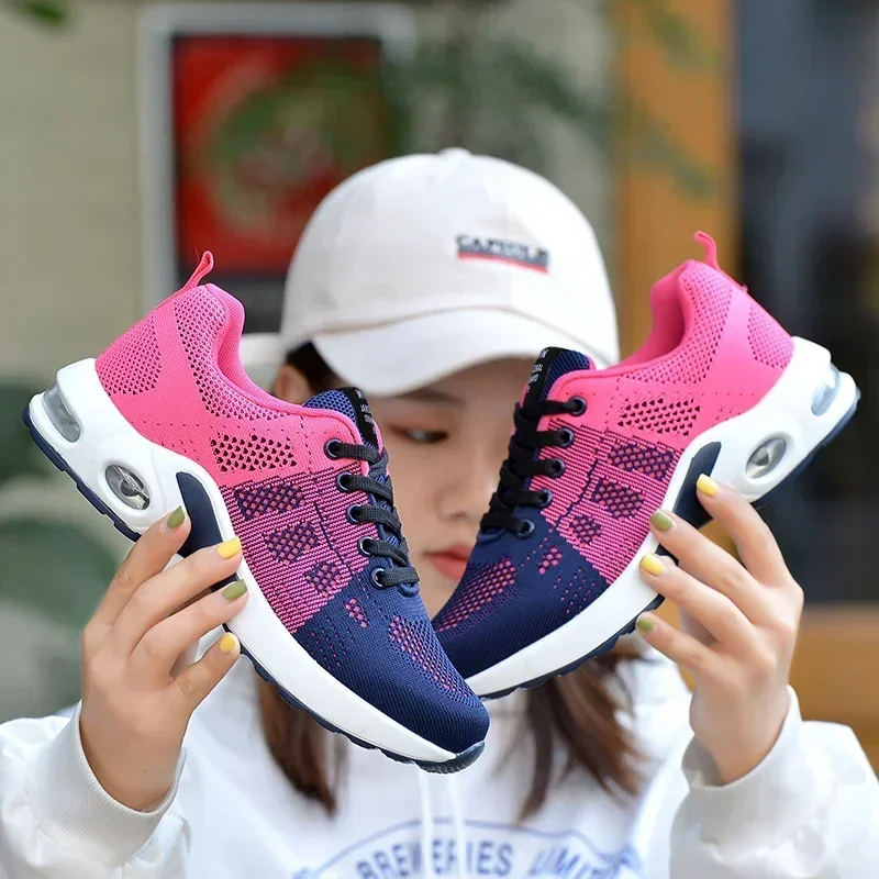 2024 Breathable comfortable light running shoes Fashion explosion flying weaver women's shoes soft comfortable casual shoes