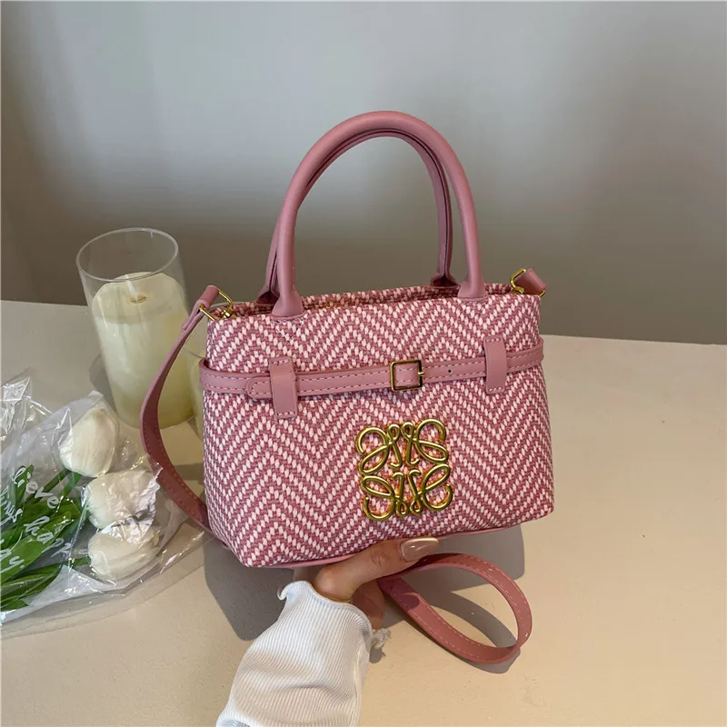 

​2025 New Women's Straw Woven Bucket Bag, Chic Underarm Crossbody Purse, Niche Designer Tote for Beach, Elegant & Spacious​