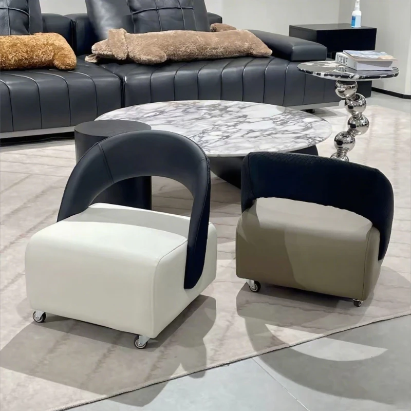 スピンズ エレガンス リビングルームチェア 読書用 高級感のある白いリラックスチェア 居心地の良い黒いシローネス モダン家具 ホーム