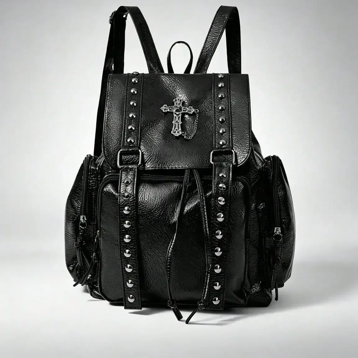 Mochila de cuero negro con tachuelas y cruz gótica para mujer, bolso de hombro de gran capacidad con solapa y cordón, mochila de viaje vintage con remaches estilo punk Y2K Streetwear S