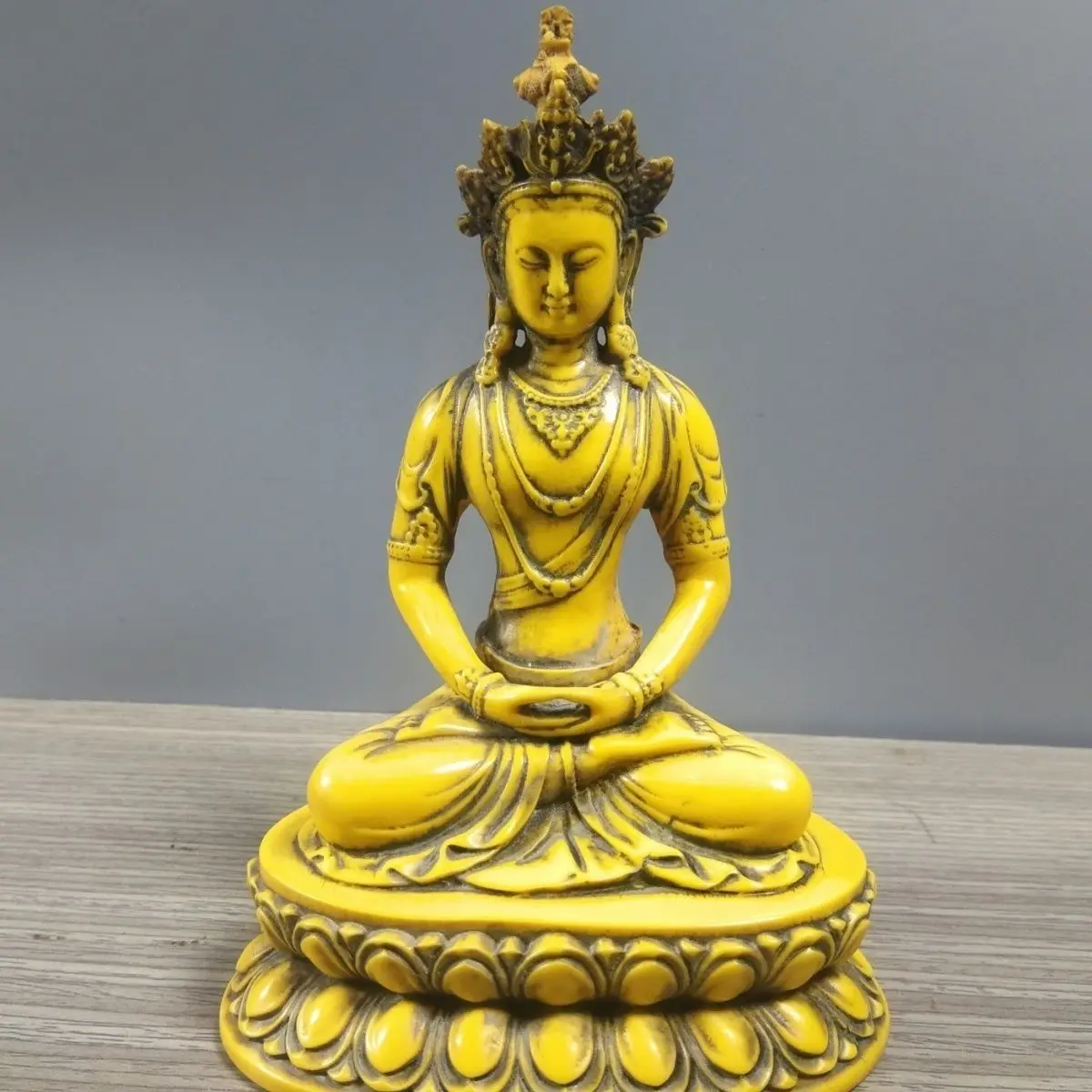 Treasure tooth figure ornament antique, size about 15 * 10 * 7 cm, weight about 30 grams