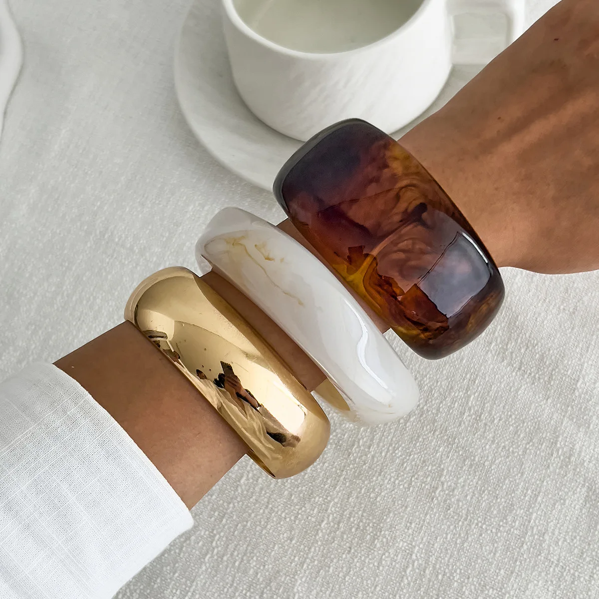 Fashion irregular smudged acrylic bracelet, high-end ins landscape plain ring resin bracelet