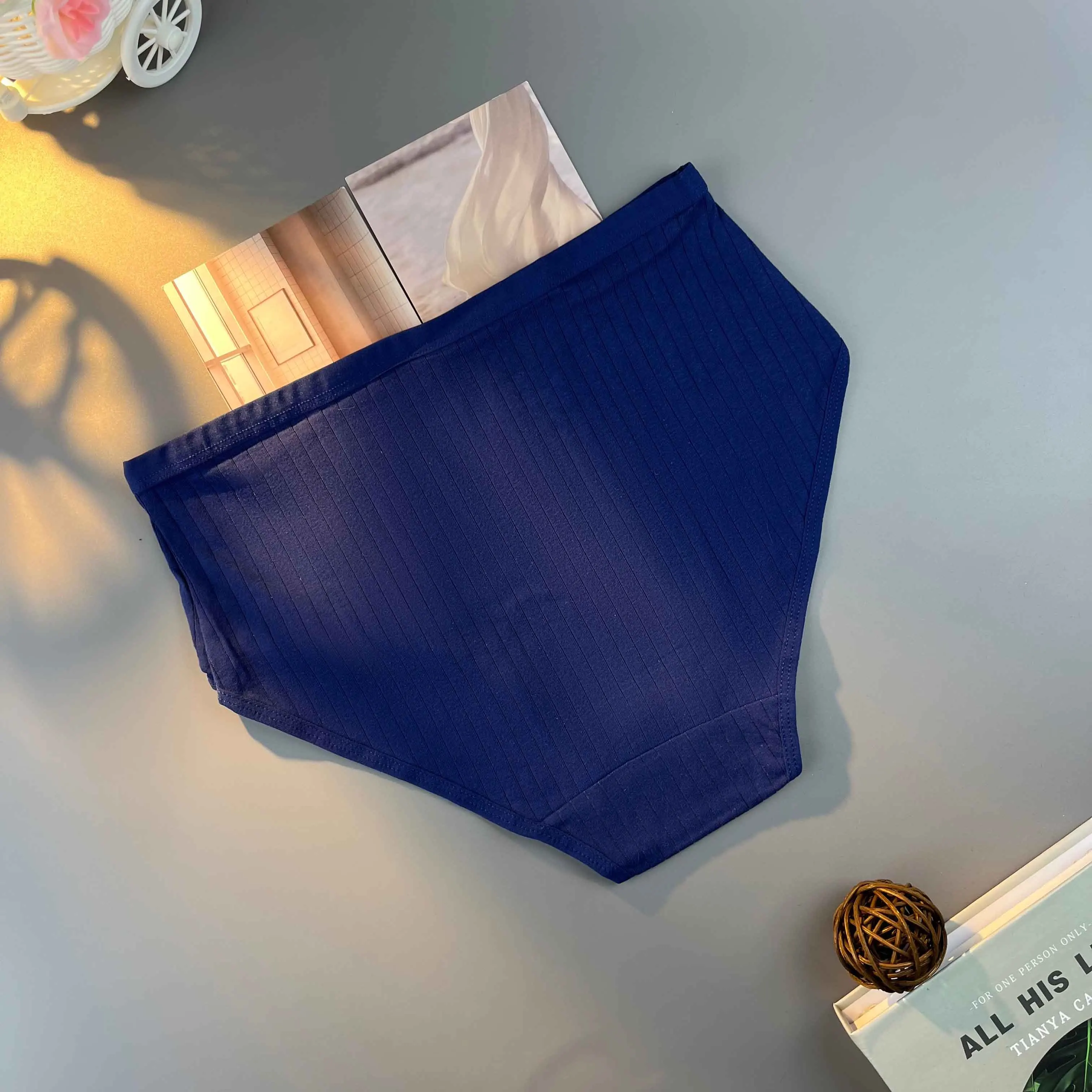 10 Buah [Pakaian Dalam Wanita] Celana Dalam Hadiah Natal Halloween Pakaian Dalam Wanita Warna Solid Lucu Lingerie Mid-Rise Celana Nyaman