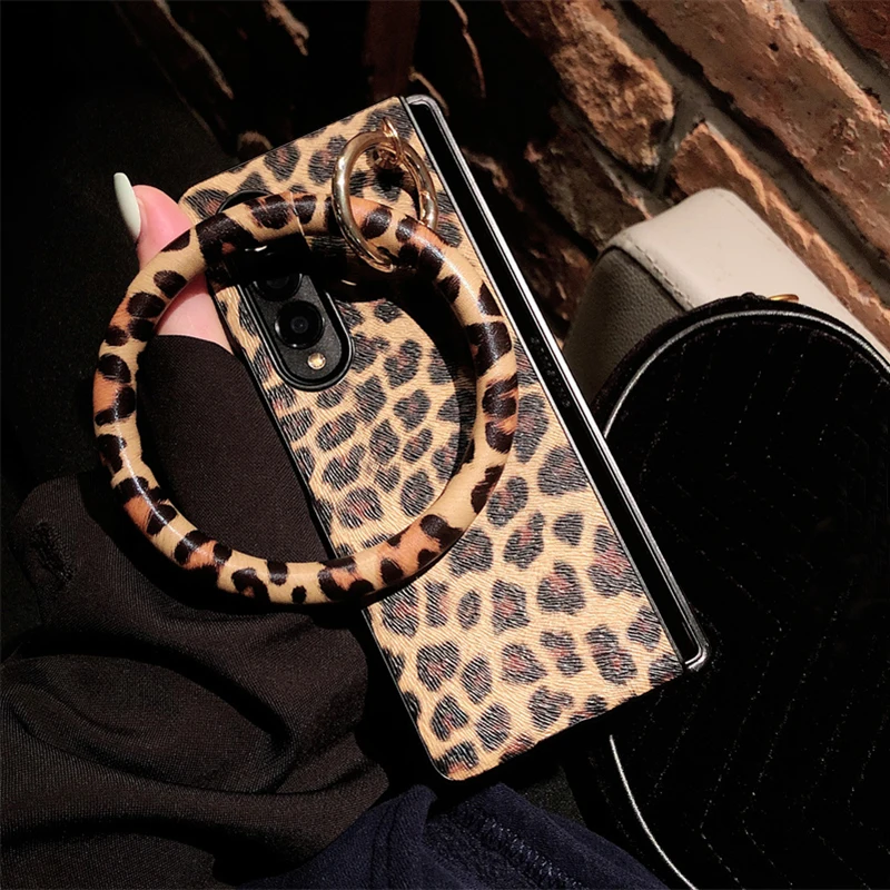 DIY Z Fold4 Portable Panther Print Bangle Big Hand Ring Phone Cover For Samsung Galaxy Z Fold 3 5G Sexy Leopard PU Leather Cases