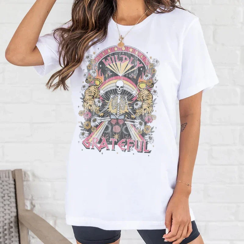 Retro Hippie Boho Graphic Tees Skeleton Floral Print T-Shirt Vintage Grunge Aesthetic Tops Women Halloween T-Shirts Harajuku