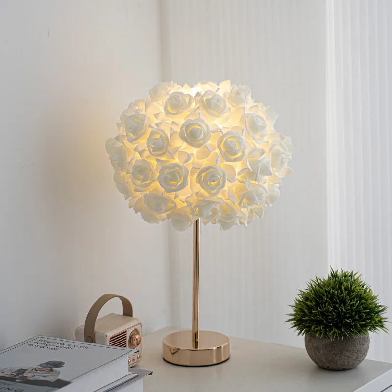 Modern minimalist bedroom bedside lamp premium sense creative rose table lamp gift romantic atmosphere lamp