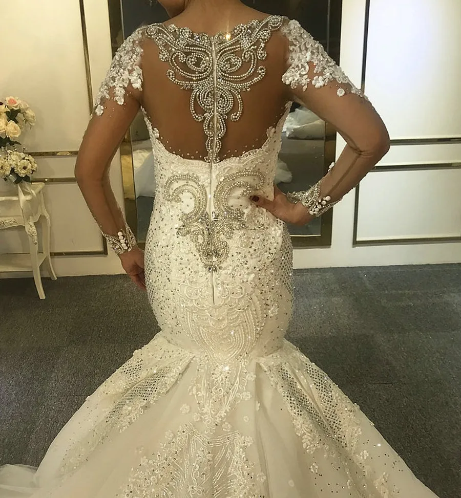 2025 Luxury Arabic Dubai Wedding Dress Scoop Lace Applique Rhinestone Crystal Mermaid Bridal Gown Customed Vestidos De Noiva