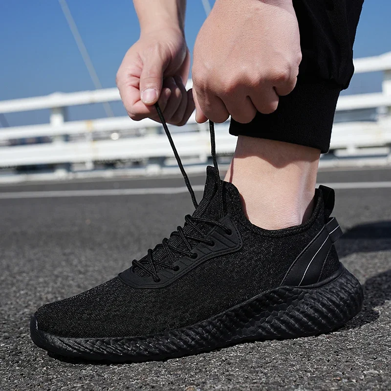 Men Fashion Sneakers 2024 New Slip on Walking Travel Tennis Shoes Ultra Light Breathable Running Outdoor Casual Mesh Workout