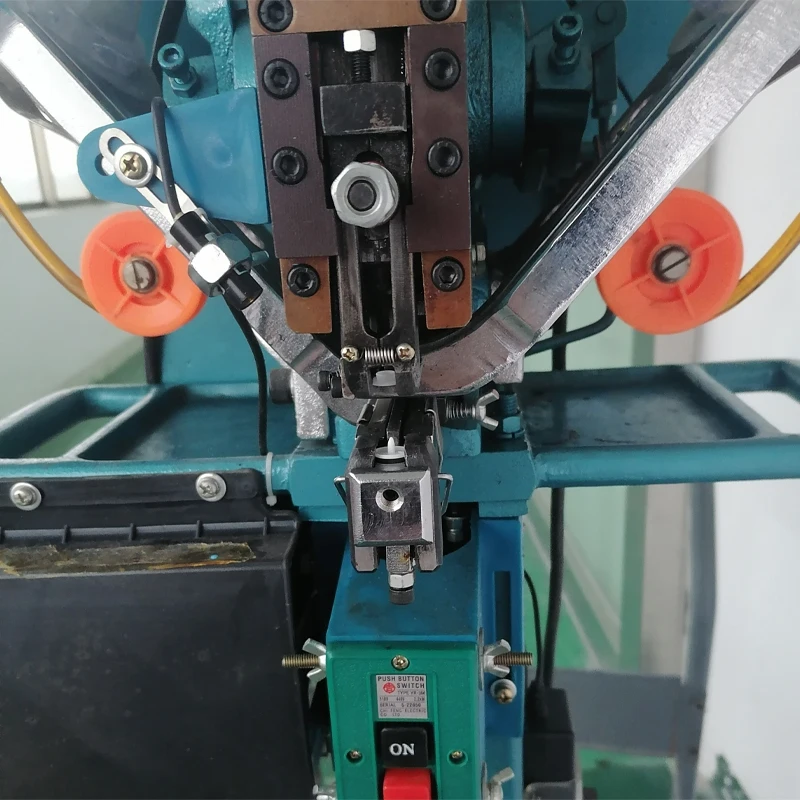 Factory Customized Fully Automatic Metal Snap Button Attaching Machine For Army Clothing