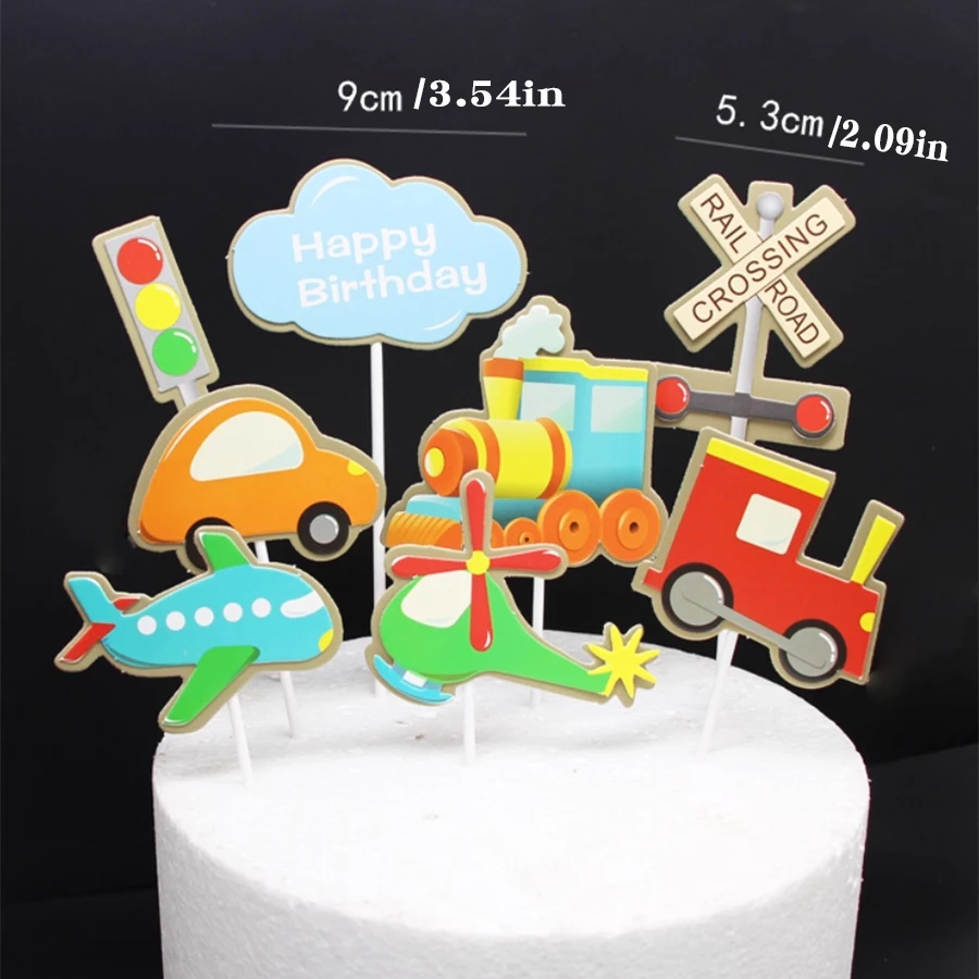 8-teiliges Happy Birthday Auto-Kuchen-Dekorations-Set mit Zug, Flugzeug, Hubschrauber und Straßenlaterne für Kindergeburtstage – Detail 3