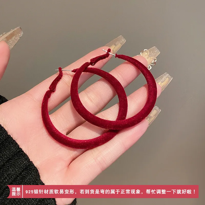 Poupular Red Velvet Hoop Earrings for Women 2024 New Oversized Exquisite Red Brown Khaki Color Simple Round Circle Girl Earrings