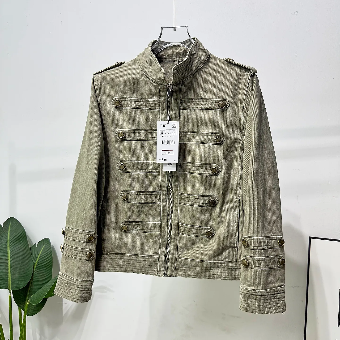 Retro Style Men's Slim Fit Denim Jacket Collar Stand up Single Rope Buckle Spring Autumn Fashionable And Handsome Coat