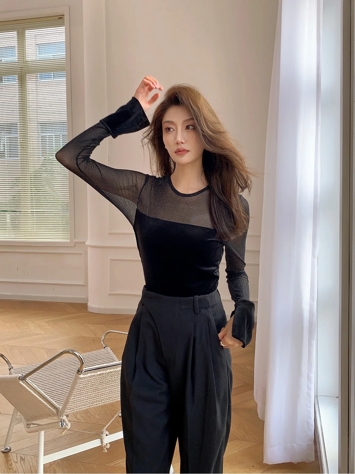 

Garbociaga Long Sve Velvet Base Layer Top f-Me Splicing Высококачественная бархатная текстура Прозрачный дизайн для поездок на работу Sle Wome...